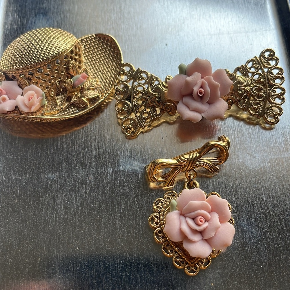 1928 signed Vintage Brooch and Earrings Set with roses and gold - Picture 11 of 15